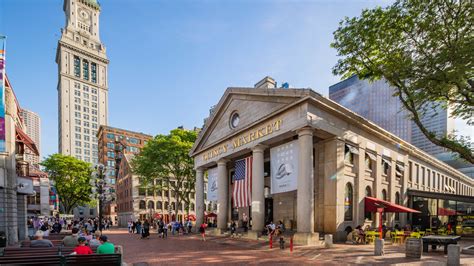  ¡Descubra la magia de Quincy Market: un paraíso gastronómico y un hervidero histórico!