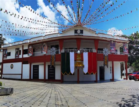 ¡Descubre la magia del Templo de las Águilas en San José Chiltepec! Una joya arqueológica con vistas panorámicas impresionantes.