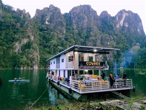 ¡Sumérgete en la historia y la belleza natural del Lago Kenyir! Un paraíso tropical escondido en las selvas de Terengganu.