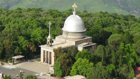 ¿Listo para explorar la majestuosidad histórica y la paz espiritual del Monasterio de Debre Libanos?